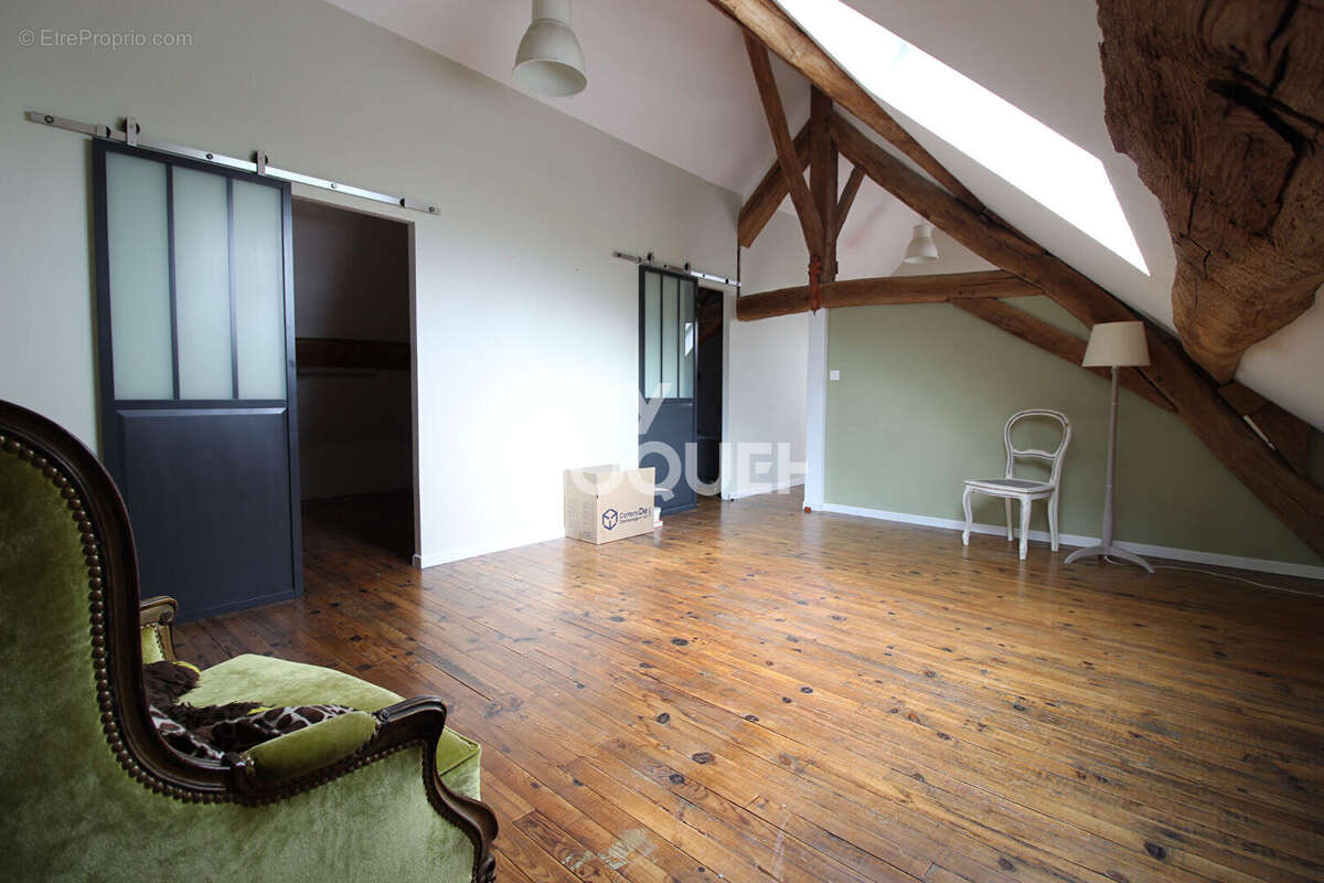 Maison à OZOUER-LE-VOULGIS