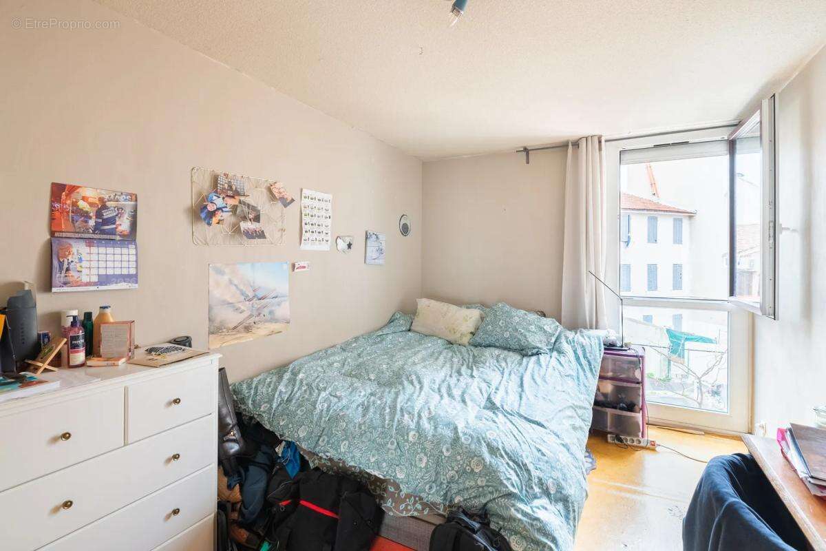 Appartement à MARSEILLE-3E