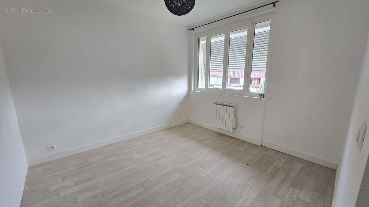 Appartement à LARDY