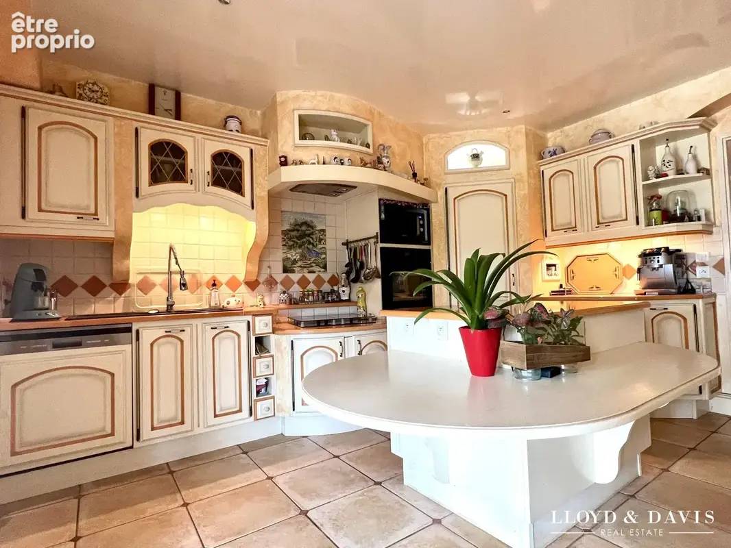 Maison 5 pièces 204 m² à vendre à Fayence (83440) - photo 8
