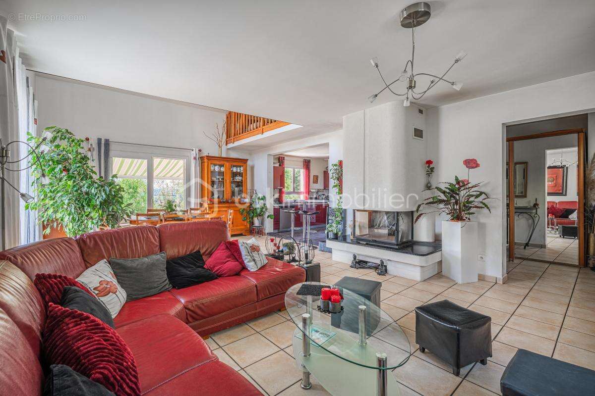 Maison à SAINT-GENIX-SUR-GUIERS