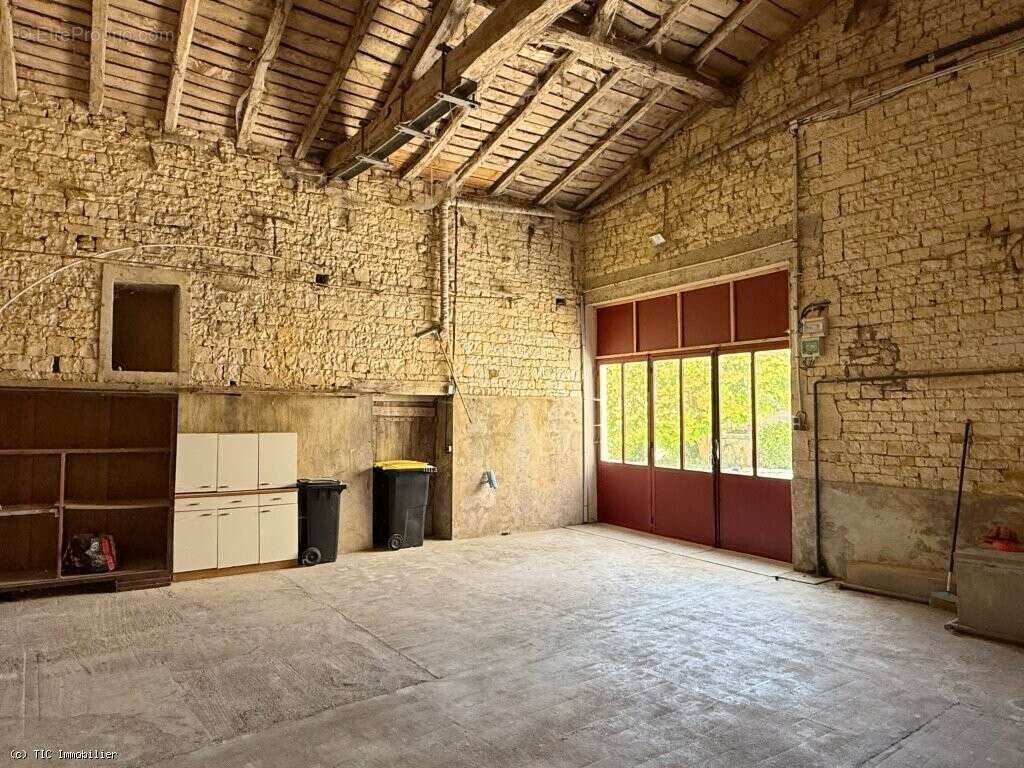 Maison à AIGRE