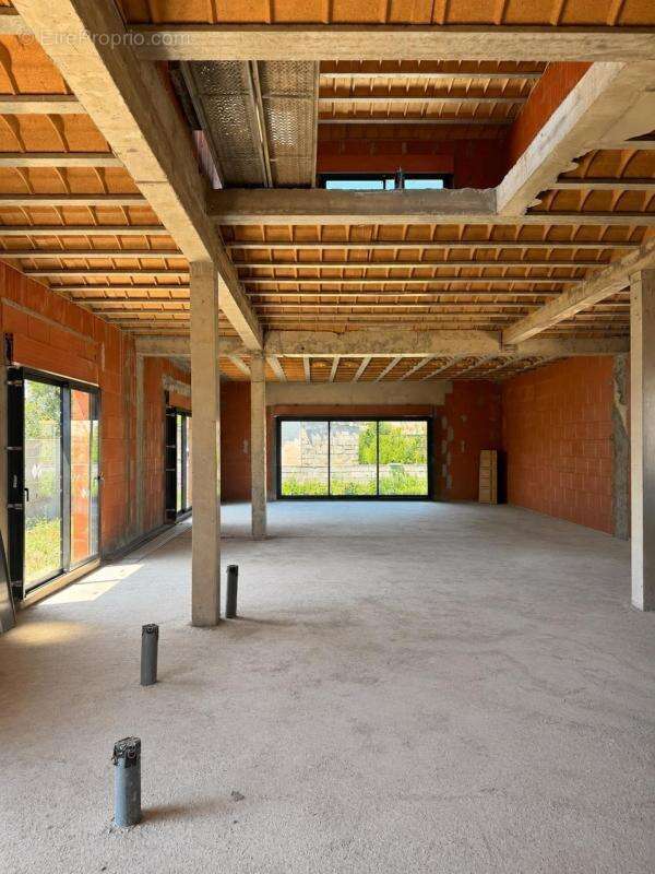 Cugnaux , villa  contemporaine T4 de 170m2 environ avec un étage hors d ' eau , hors d ' air sur une parcelle de  511m2 - photo 3