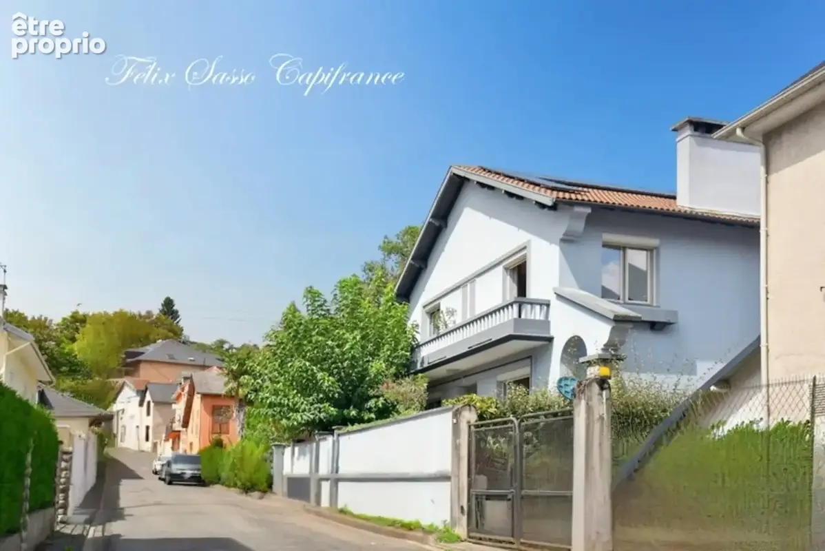 LOURDES (65),belle maison familiale d'environ 203 m2 avec 4 chambres et jardin ! - photo 2