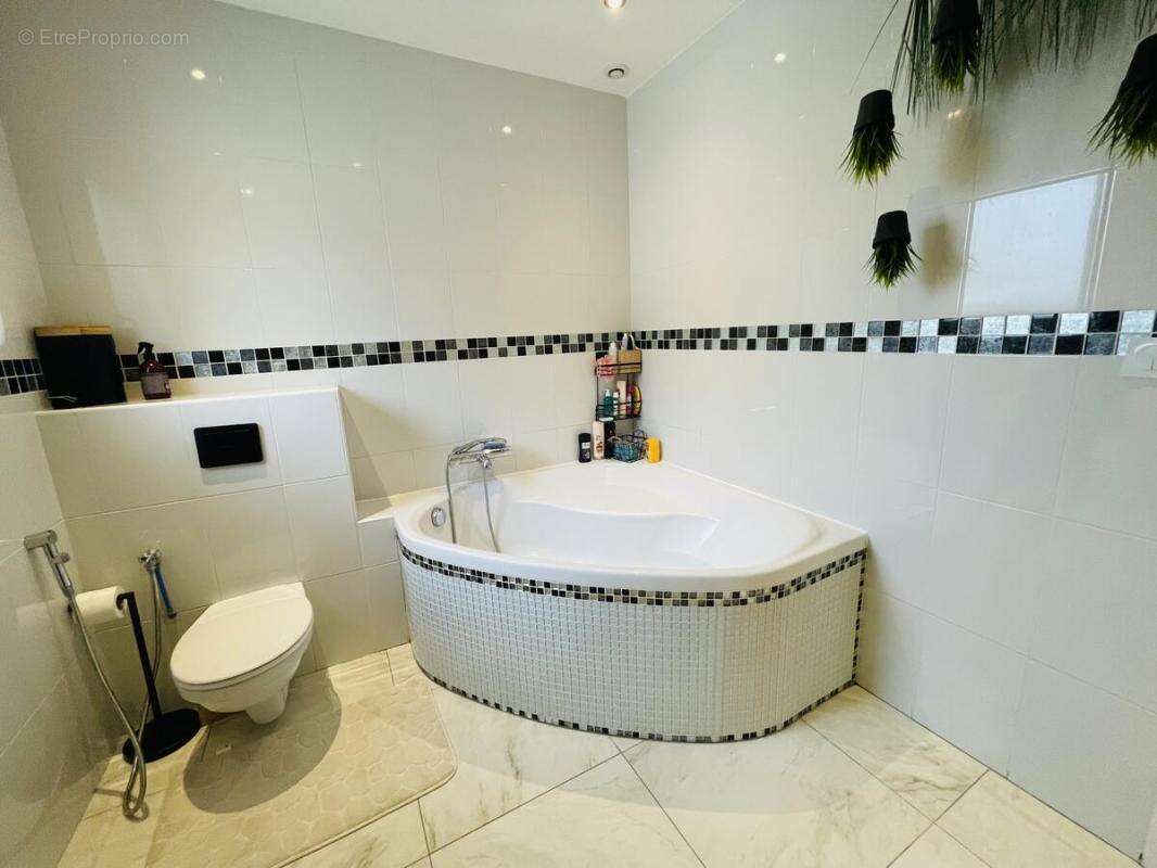 Maison à JANNEYRIAS