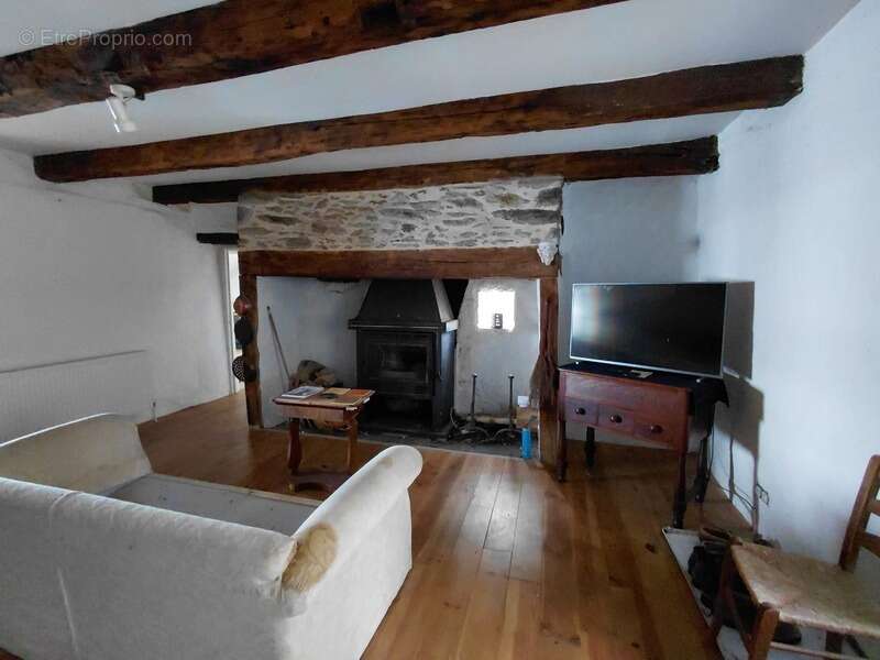Bien d’exception – Corps de ferme sur 35 hectares avec vue dominante sur la vallée du Lot - photo 8