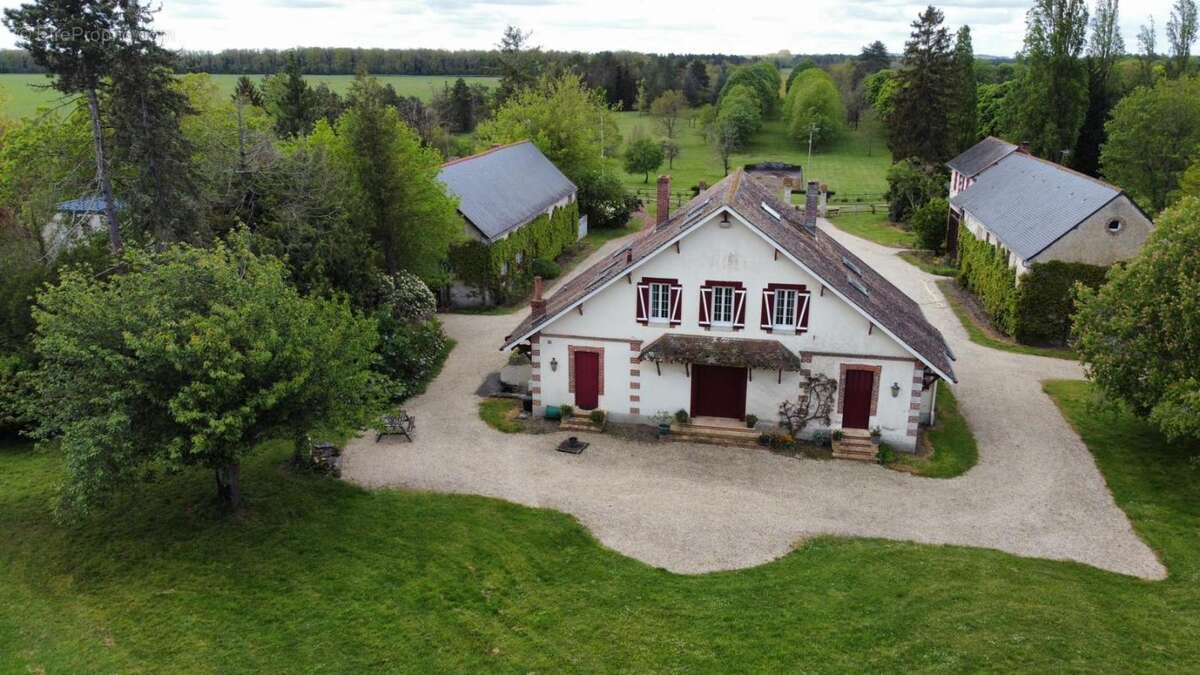 Domaine rare & isolé sur 10 hectares au milieu des champs - 1h30 de paris , parfait pour elevage, permaculture ou simplement viv - photo 5
