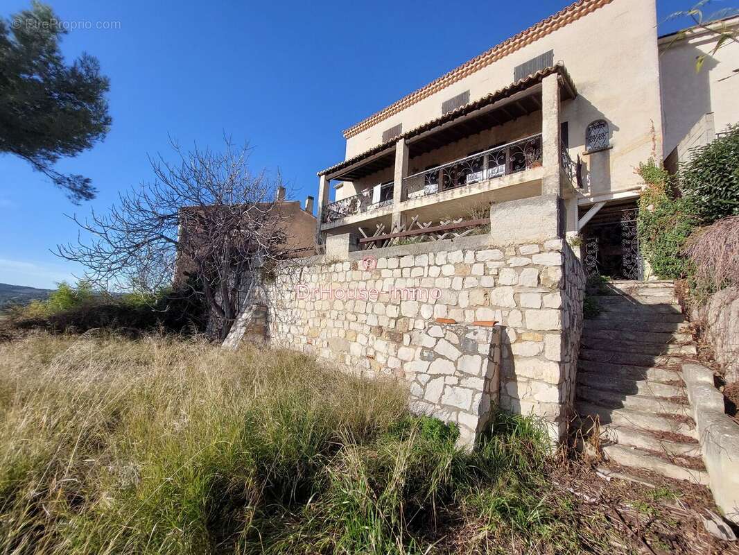 Maison à VELAUX
