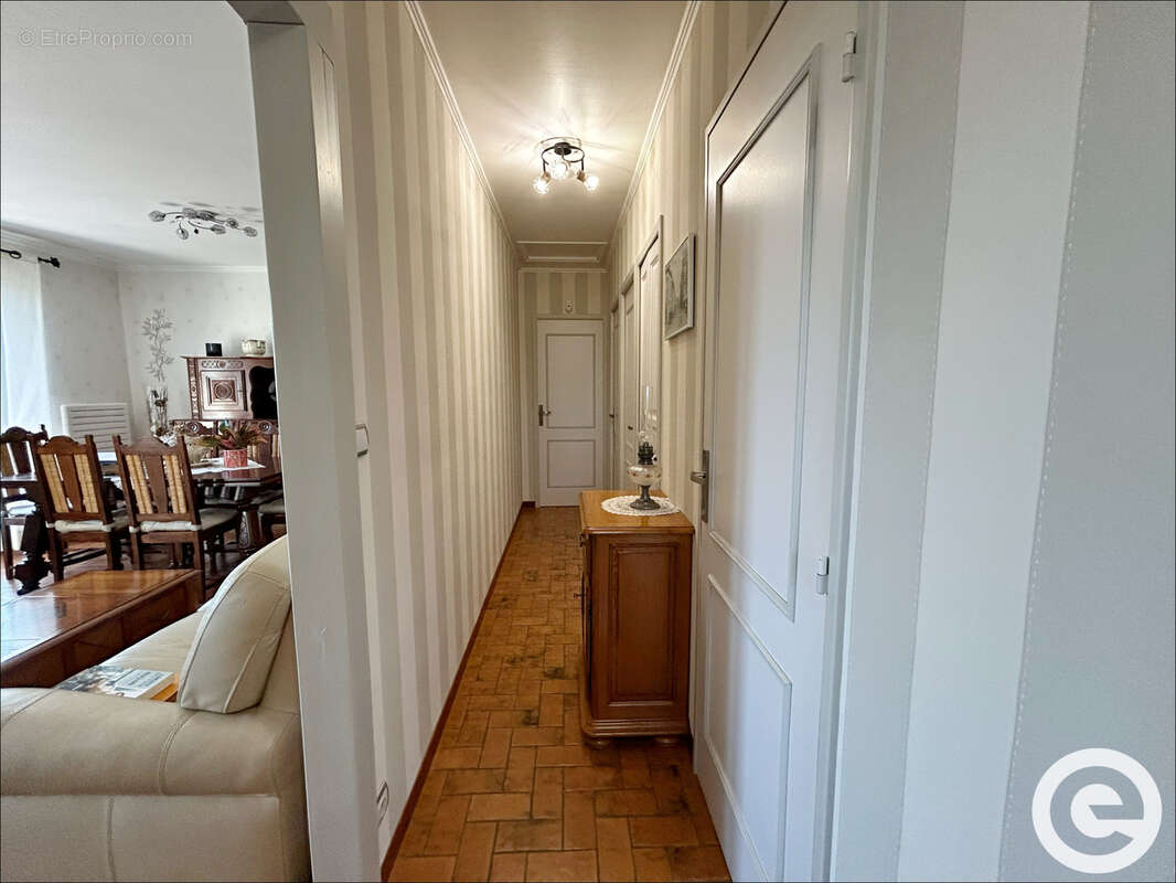Maison à PARON