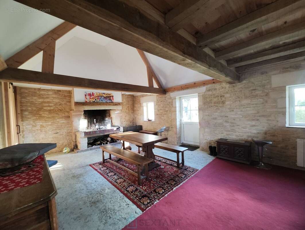 Maison à SAINT-PIERRE-SUR-DIVES