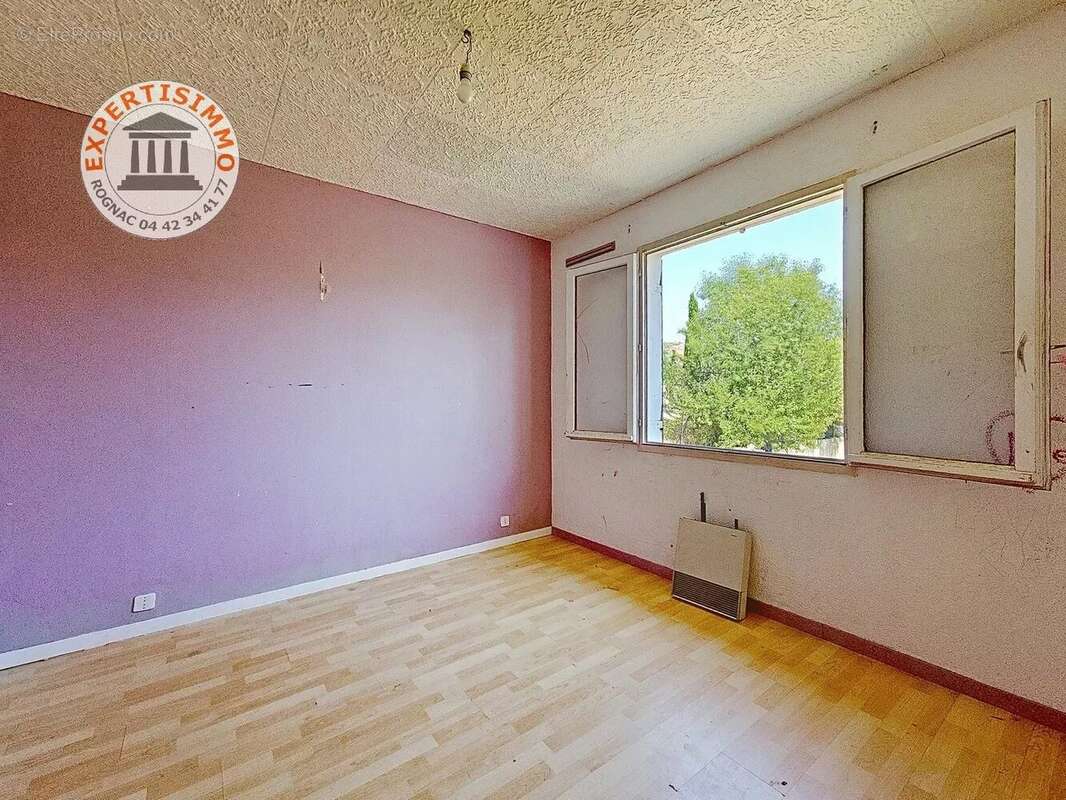 Maison à LA FARE-LES-OLIVIERS