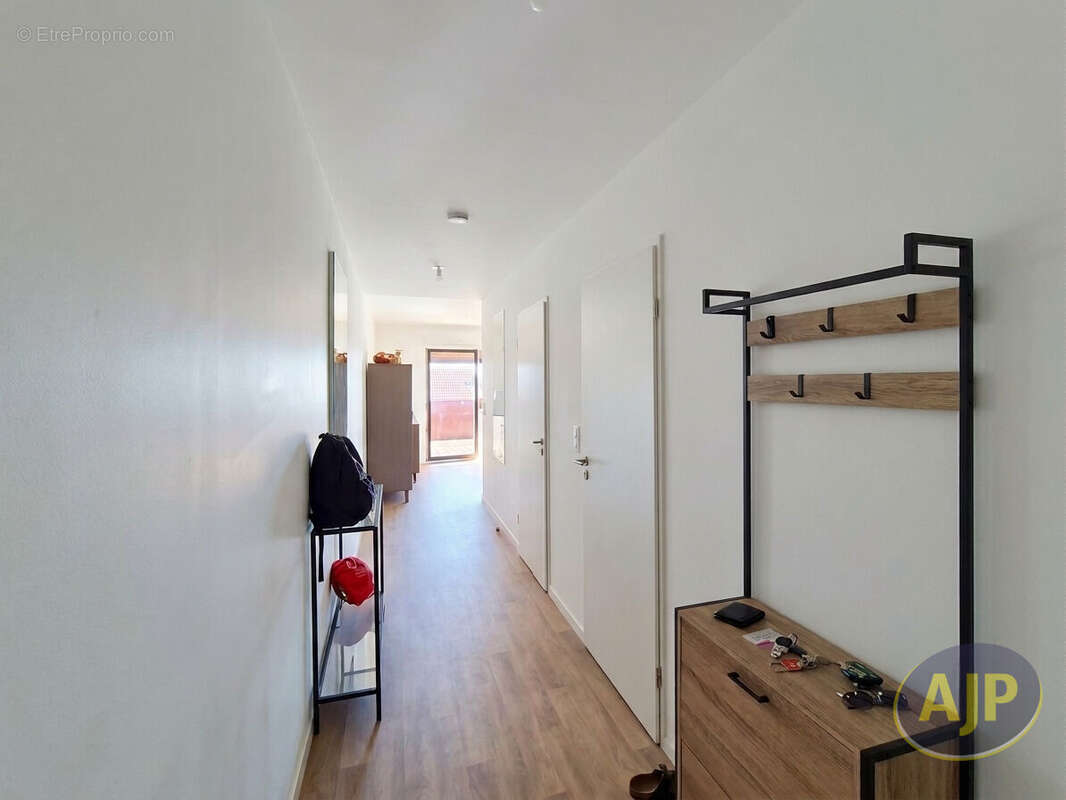 Appartement Montaigu Vendee 2 pièce(s) 41.5 m2 - photo 12