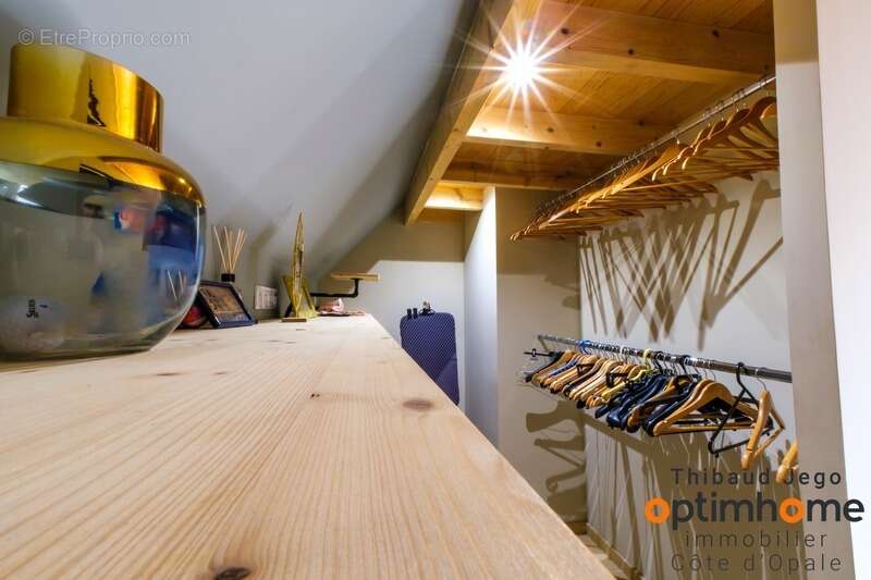 Maison contemporaine récente avec un bel extérieur et vue mer de l'étage - photo 11