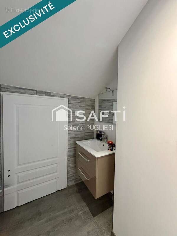 Photo 5 - Appartement à SAINT-ETIENNE-DE-SAINT-GEOIRS