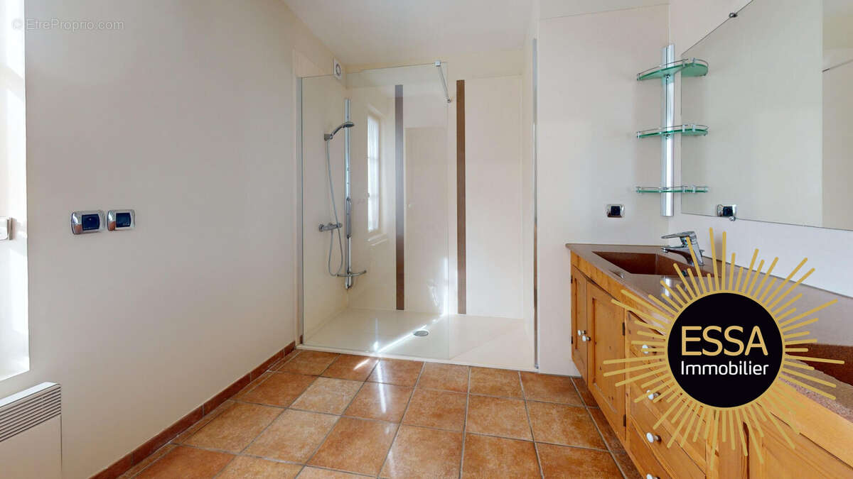 Maison à SAINT-NOM-LA-BRETECHE