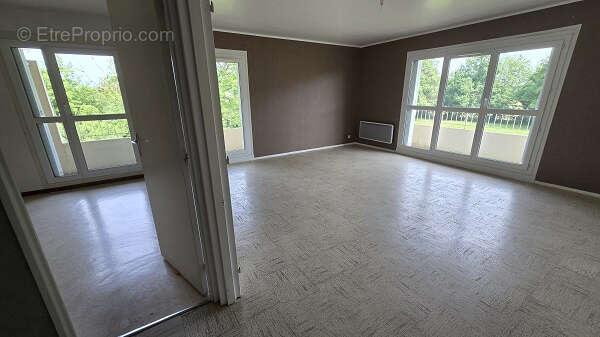 Appartement à SAINT-LAURENT-NOUAN
