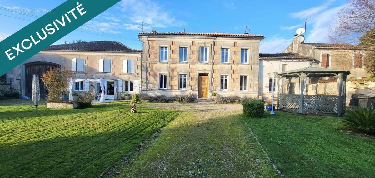 Photo 1 - Maison à LOUZAC-SAINT-ANDRE