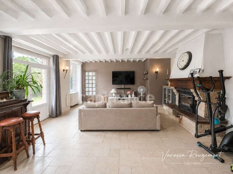 Maison à vendre 7 pièces LA CELLE SAINT CYR (89) - photo 13