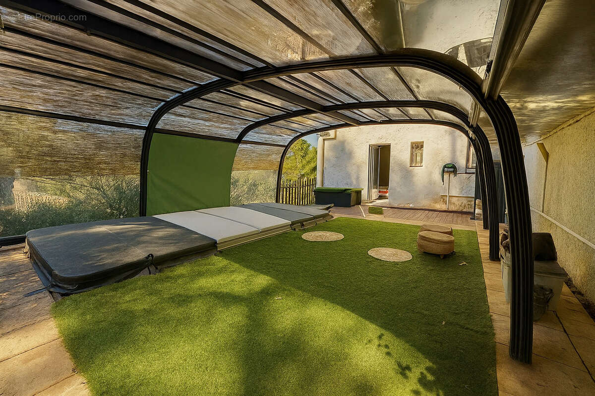 Maison à SOLLIES-PONT