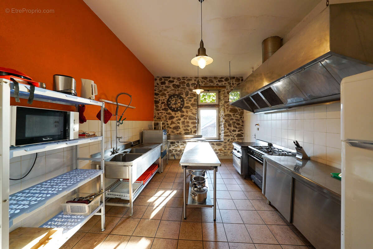 Maison à CASTANET-LE-HAUT