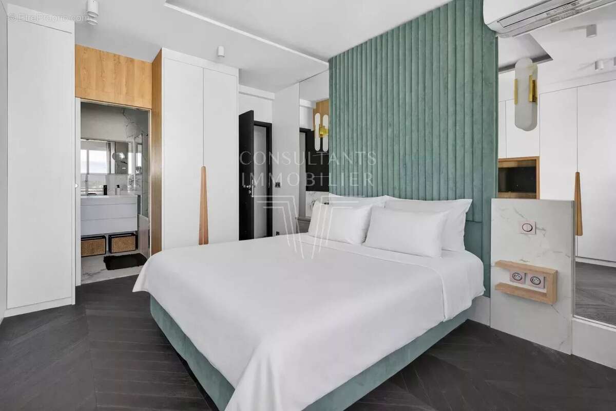Appartement à NEUILLY-SUR-SEINE
