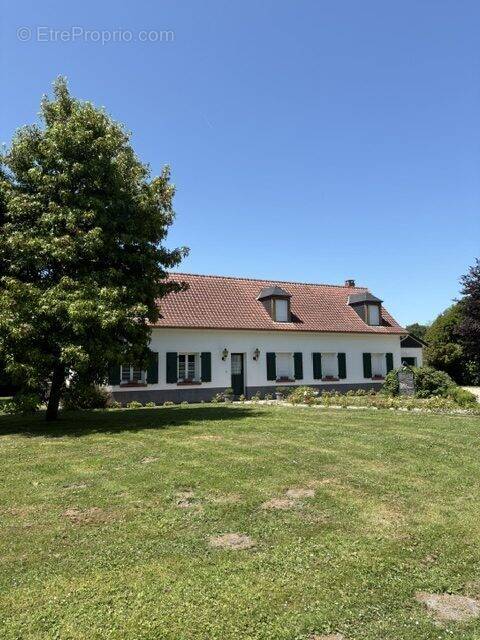 Maison à SAINT-QUENTIN-EN-TOURMONT