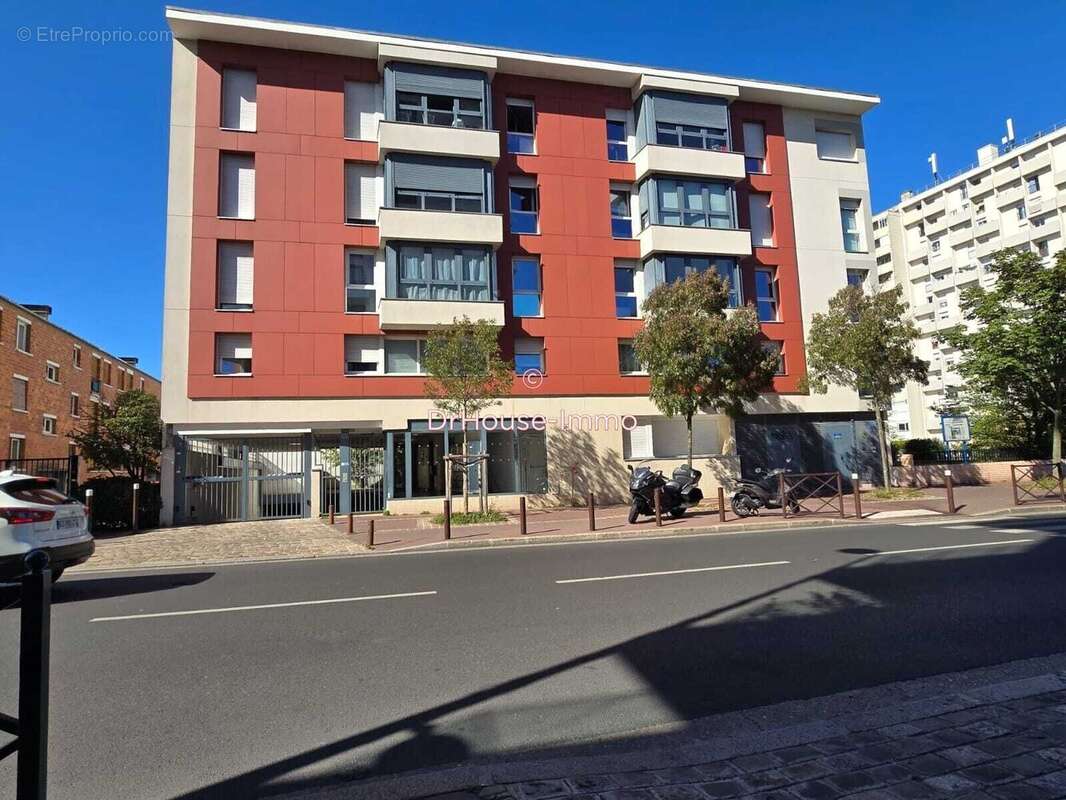 Appartement à GENNEVILLIERS