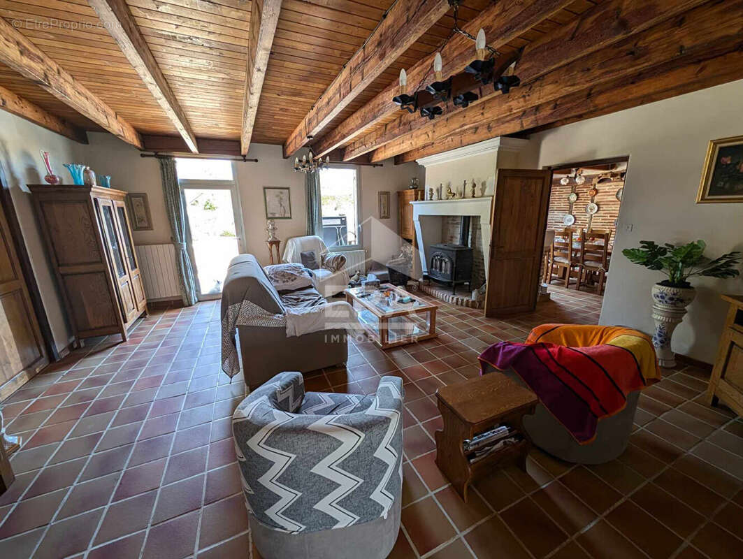 Maison à SAINT-MICHEL-DE-DOUBLE