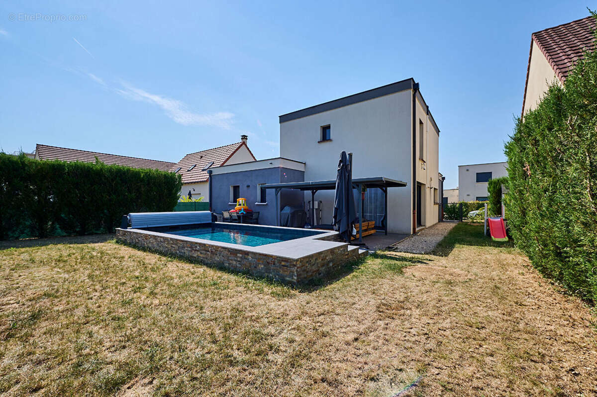 Maison à BRESSEY-SUR-TILLE