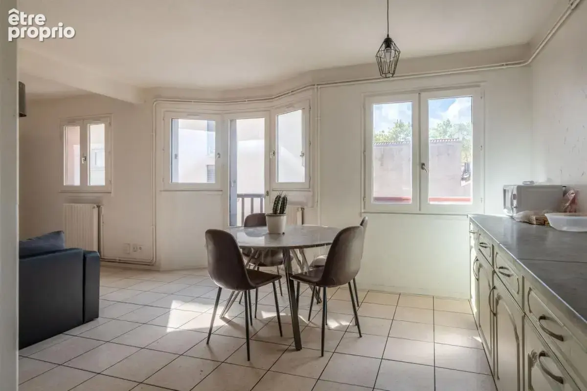 Superbe appartement familial T5 de 93 m² à Saint-Fons – Spacieux et lumineux ! - photo 4