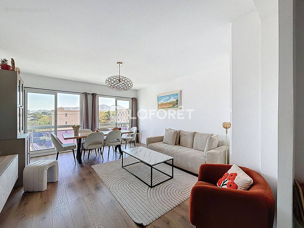 Appartement à MARSEILLE-8E