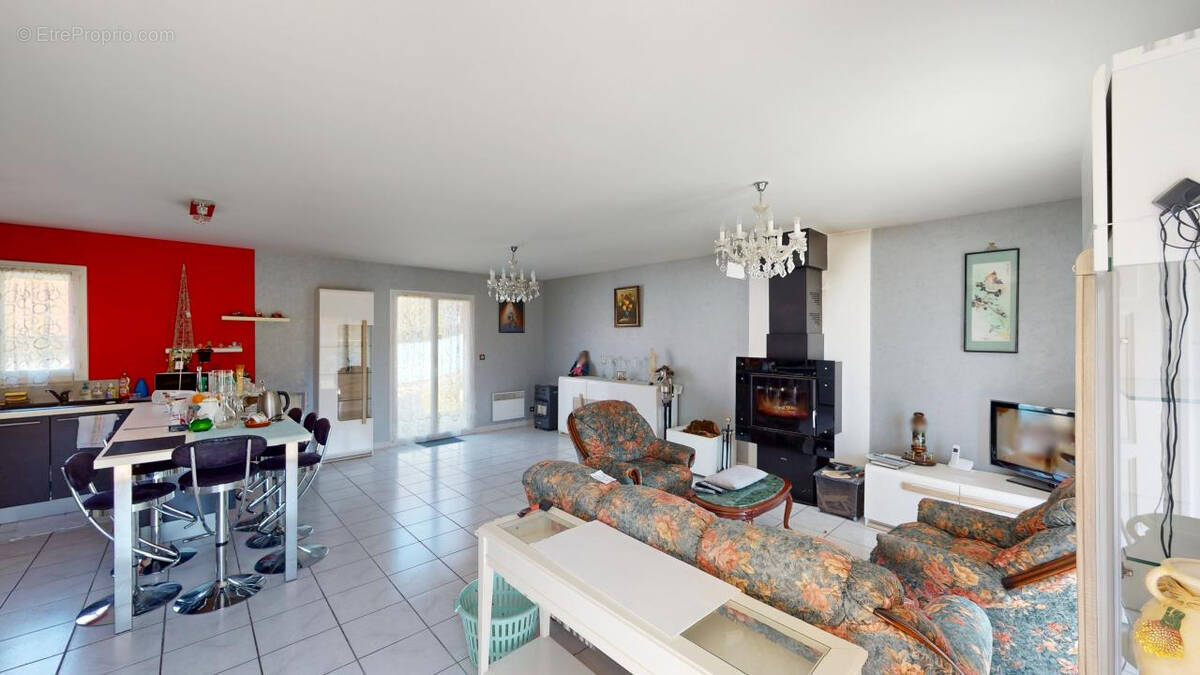 Maison à CREYS-MEPIEU