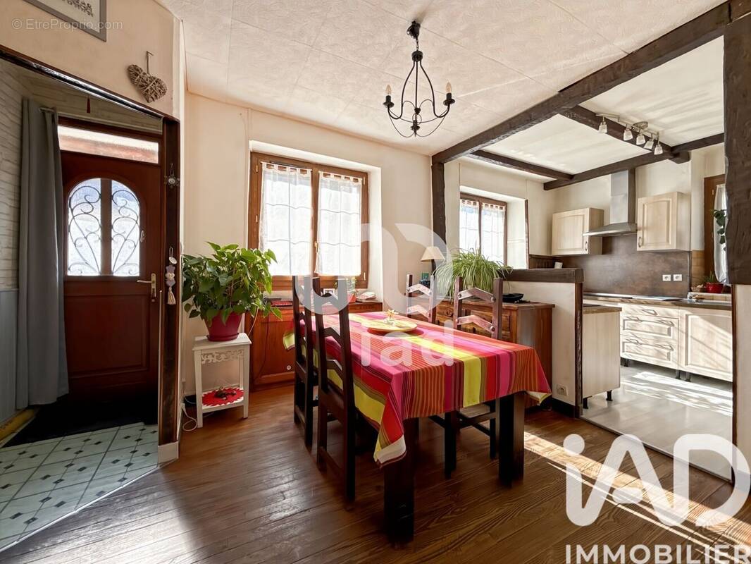 Photo 1 - Maison à COURPALAY