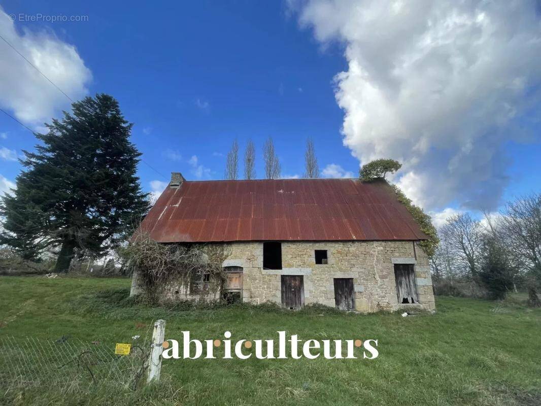 Maison à SAINT-SEVER-CALVADOS