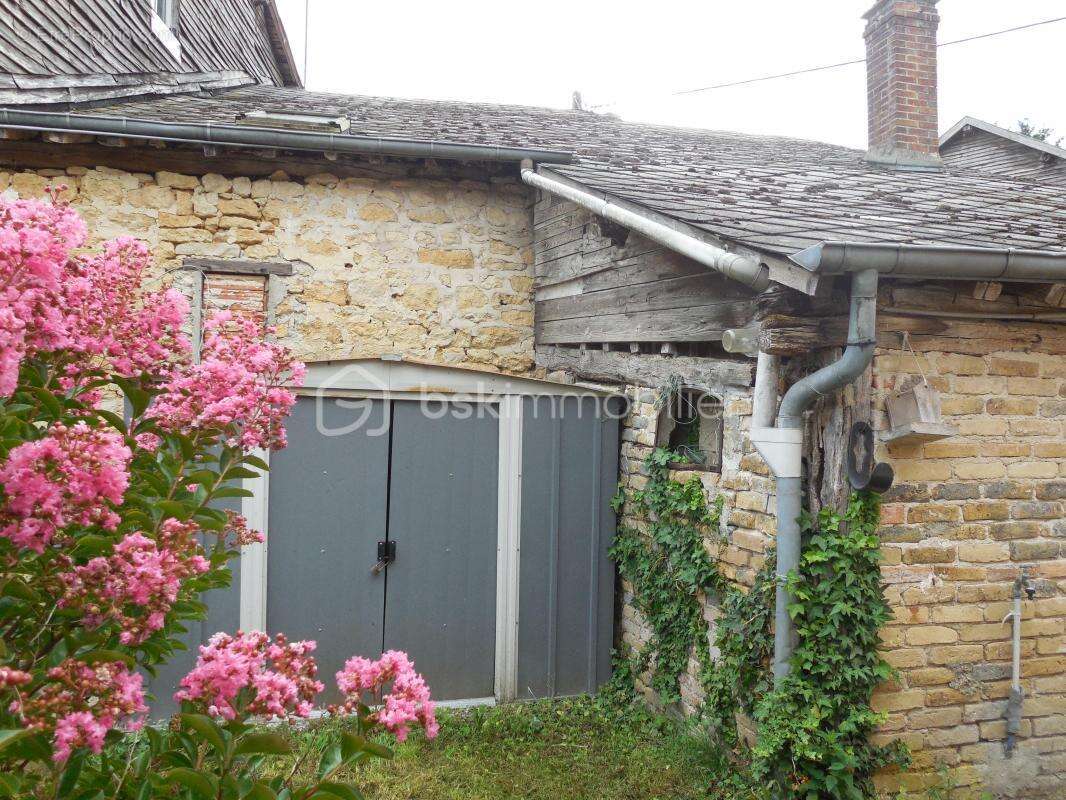 Petit prix pour cette maison a renover - photo 2