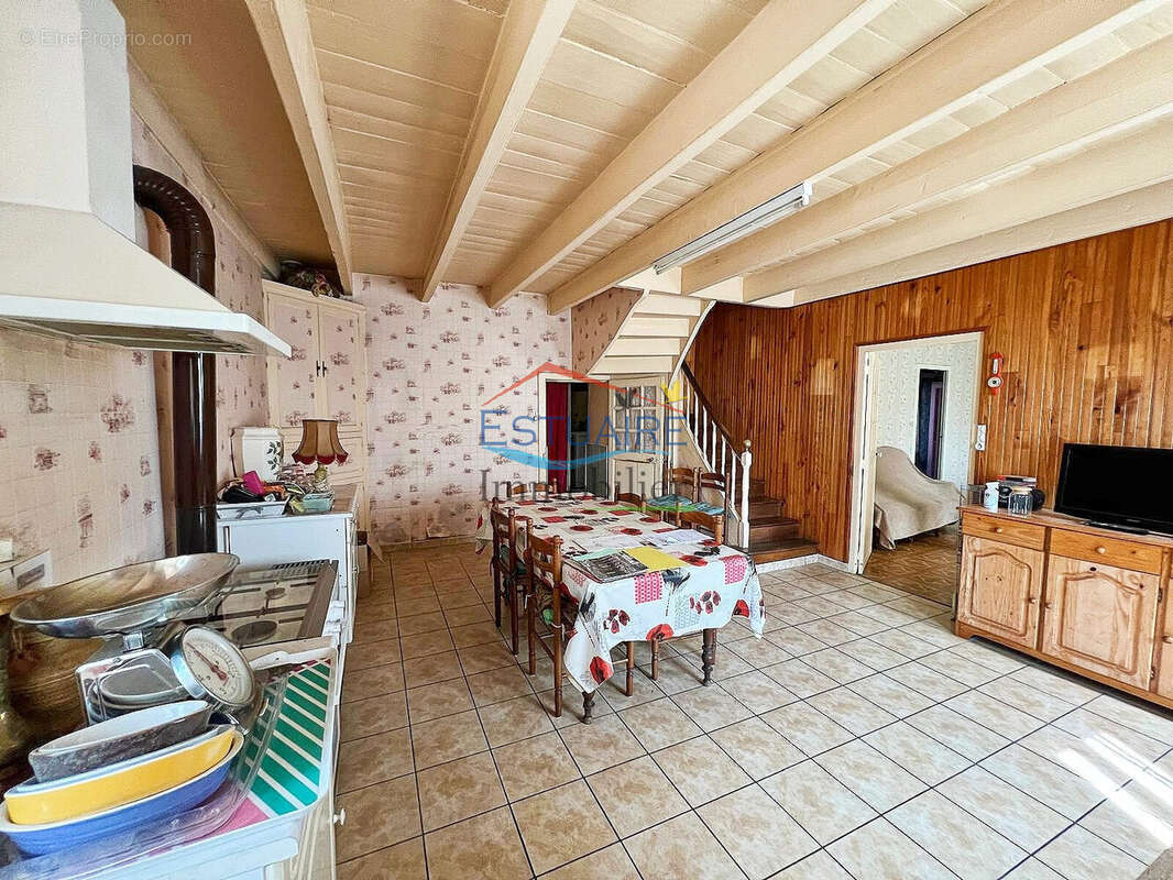 Maison 153 m² à Besne  - photo 2