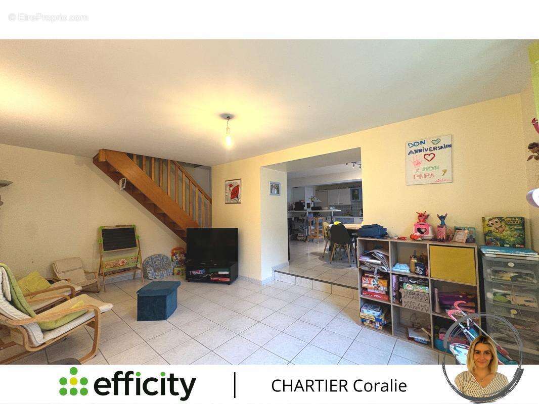 Maison à LA ROCHE-RIGAULT