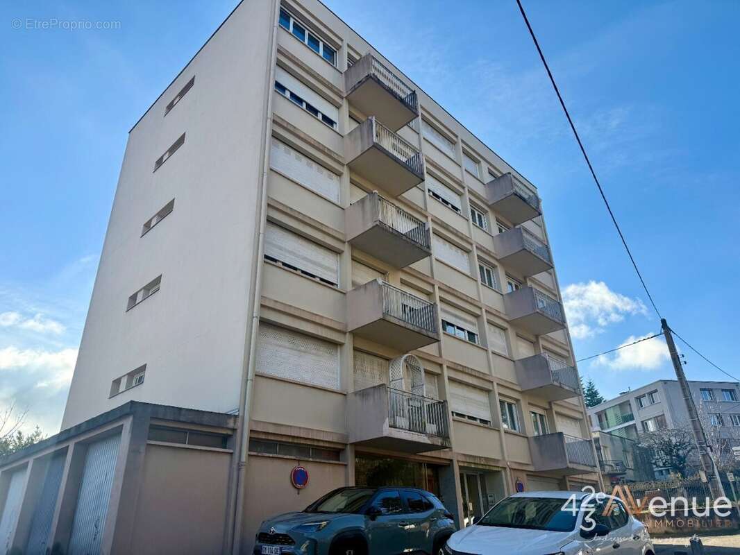Appartement à SAINT-ETIENNE