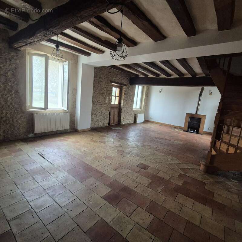 Maison à SAVIGNE-L'EVEQUE