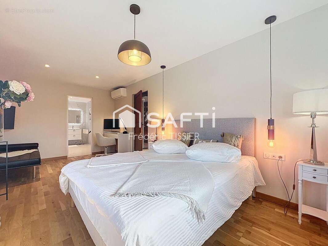 Photo 6 - Maison à LA ROQUETTE-SUR-SIAGNE