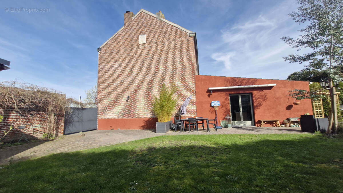 Maison à PROVIN