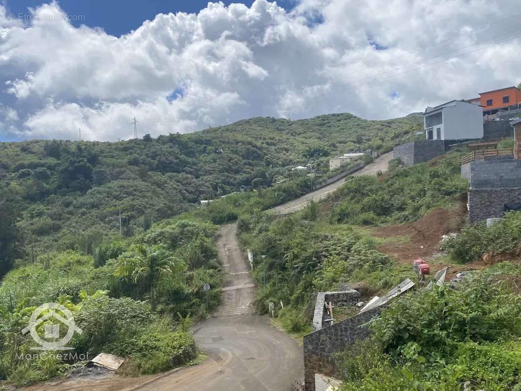 Terrain à LA POSSESSION