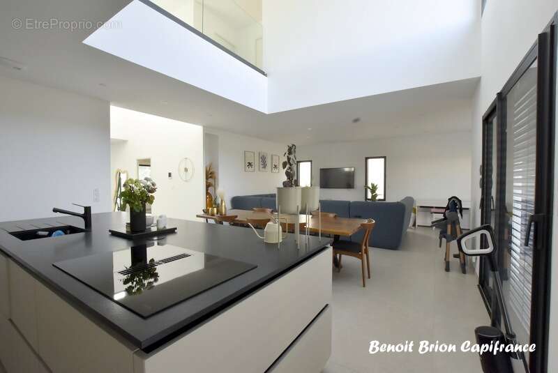 Maison à LA CHAPELLE-DES-FOUGERETZ