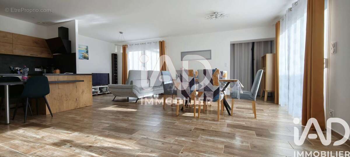 Photo 2 - Maison à FONTENAY-LE-COMTE