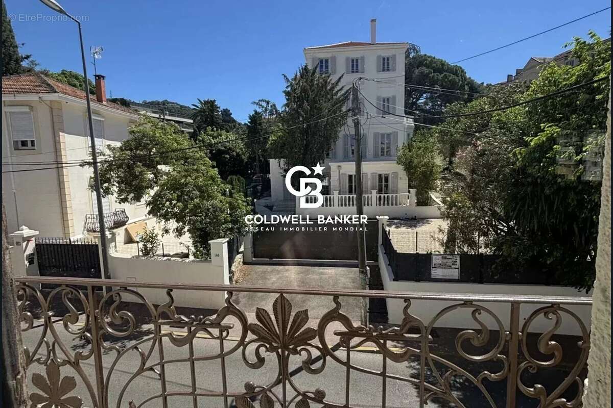 Unique à Cannes maison de ville  avec près de 300 m² de garages et stockage - photo 4