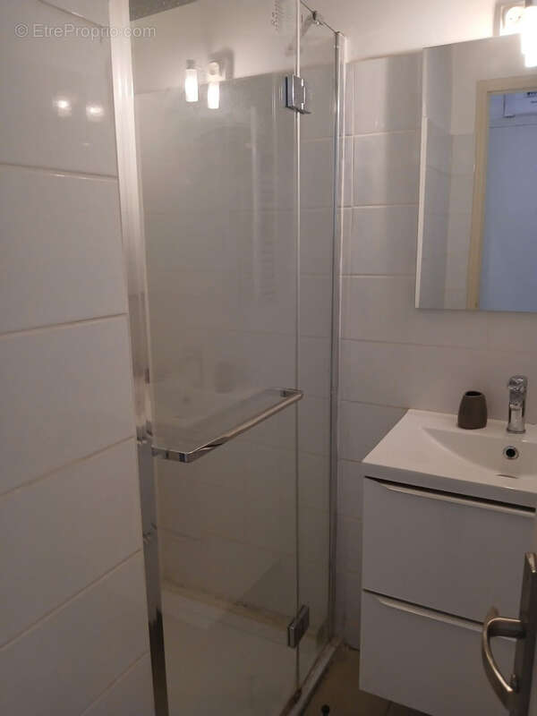Appartement à VIC-LA-GARDIOLE