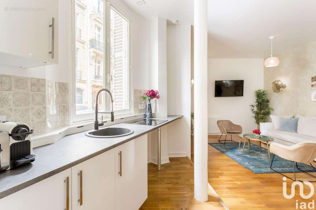 Photo 4 - Commerce à PARIS-8E