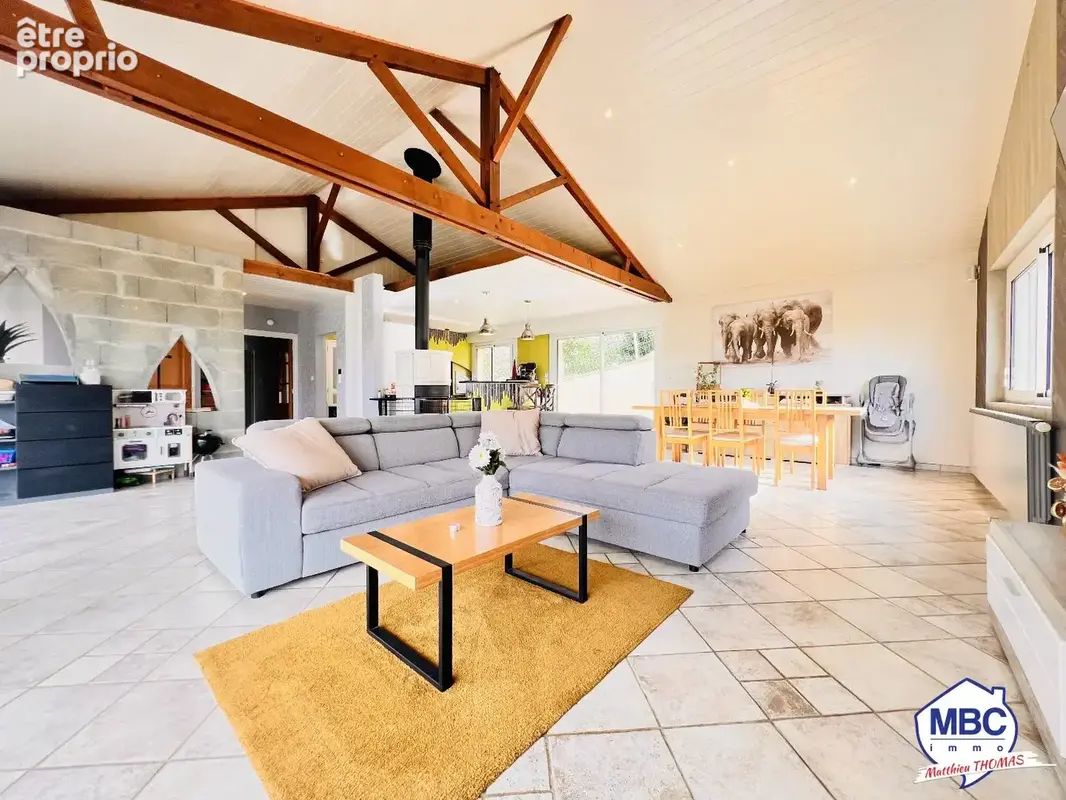 Propriété avec forêt, piscine et étang sur 1,48 hectare. - photo 6