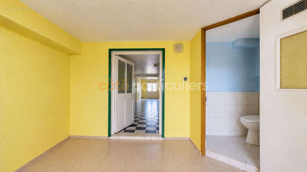 Sous compromis -- la roche-sur-yon -- maison 5 pieces -- 135 m2 -- jardin -- garage -- quartier recherche - photo 13
