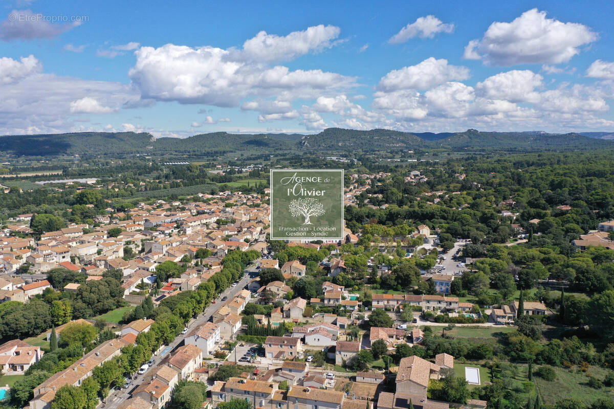 Terrain à FONTVIEILLE